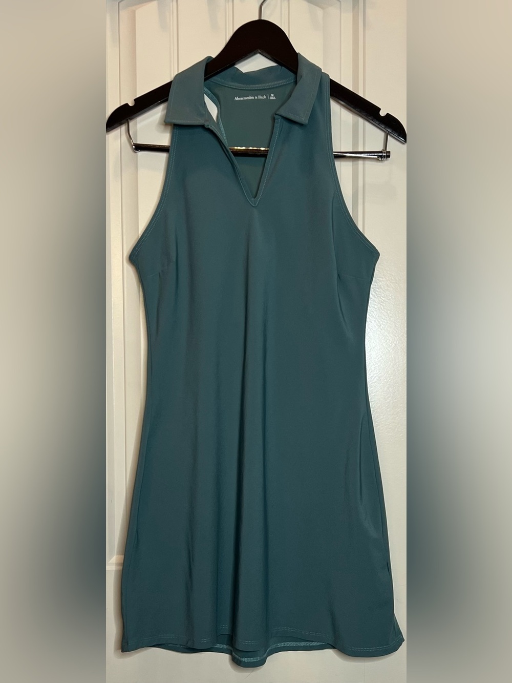 Abercrombie & Fitch Collared Sleeveless Athletic Dress